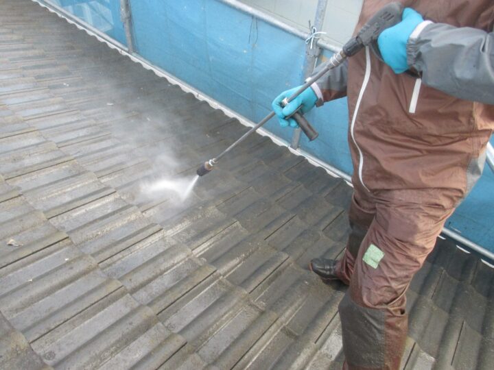 高圧洗浄作業（屋根）