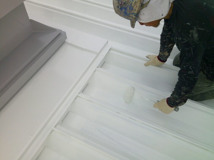 屋根【上塗り作業中】