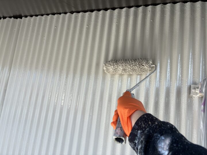 外壁【上塗り作業中】