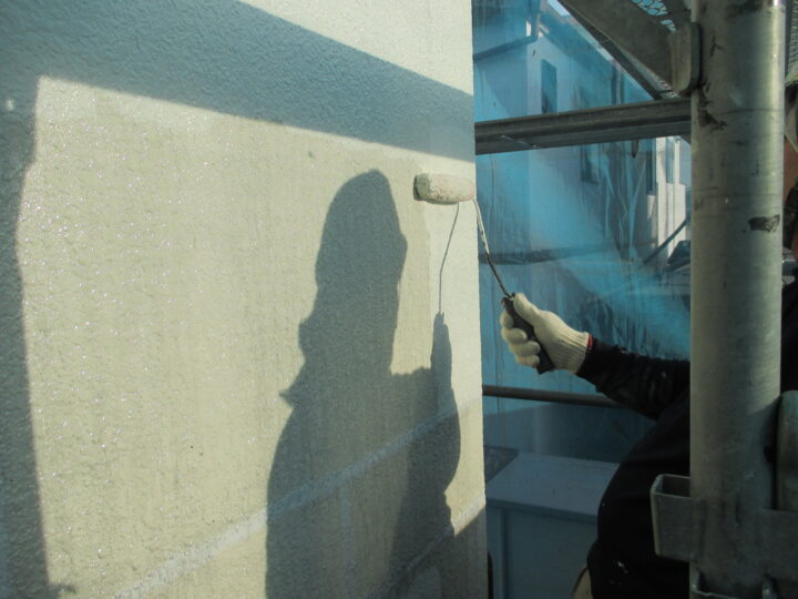 外壁【中塗り作業中】