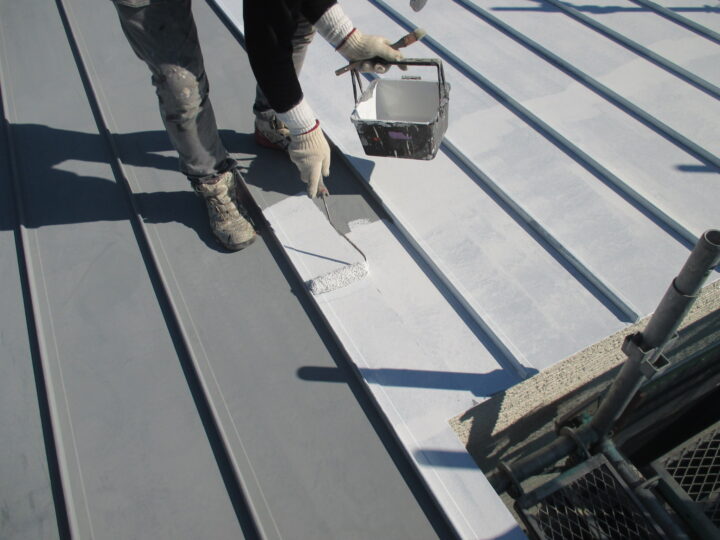 屋根【下塗り作業中】