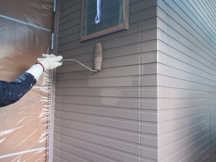 外壁【上塗り作業中】②