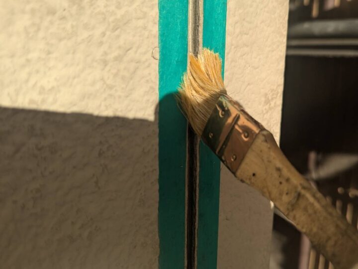 外壁補修工事【シーリング】プライマー塗布