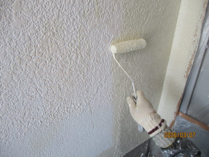 外壁【上塗り作業中】