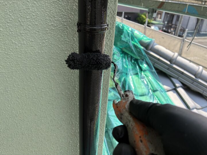 雨樋塗装作業